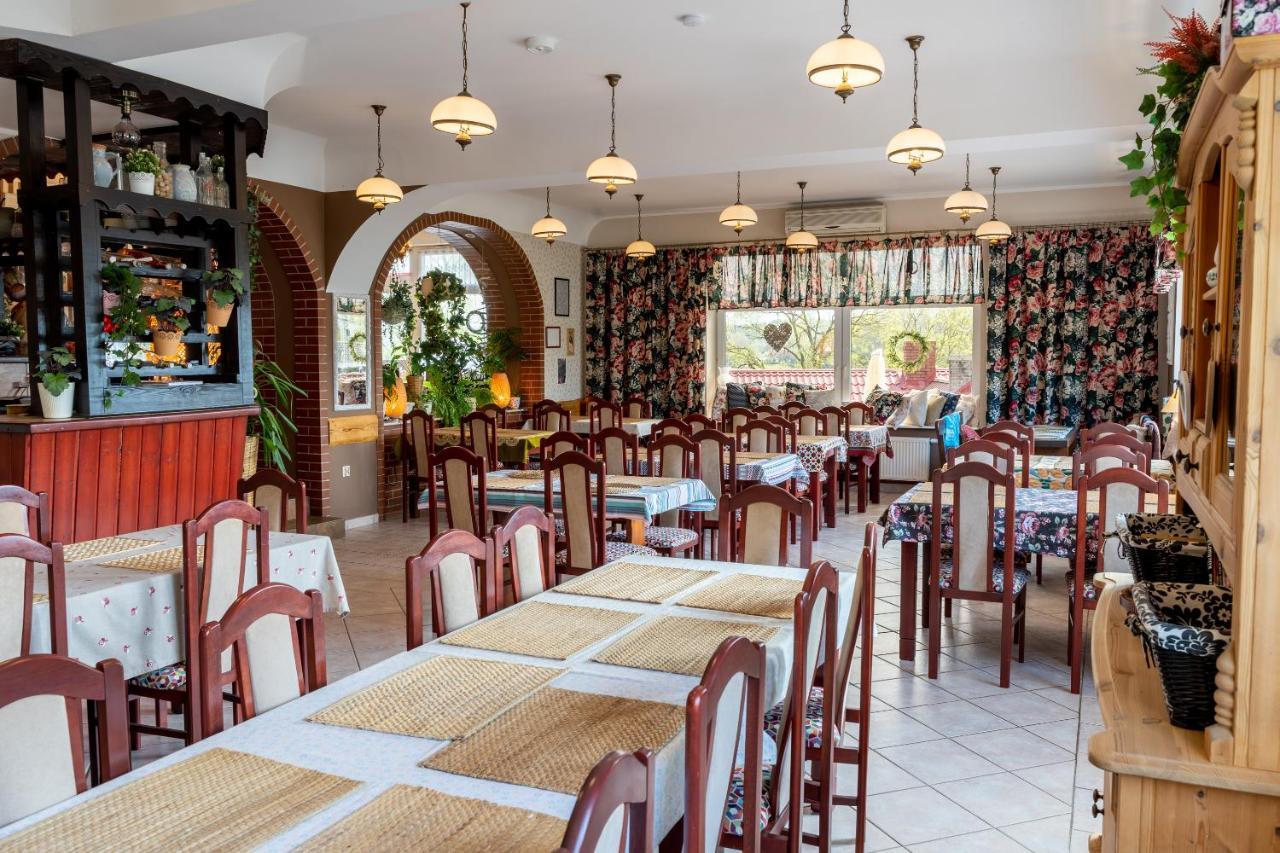 חמיילנו Gosciniec Skolimowka Restauracja I Pokoje Ze Sniadaniem Na Kaszubach מראה חיצוני תמונה